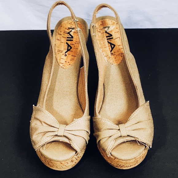 MIA - Picture 3 of 8